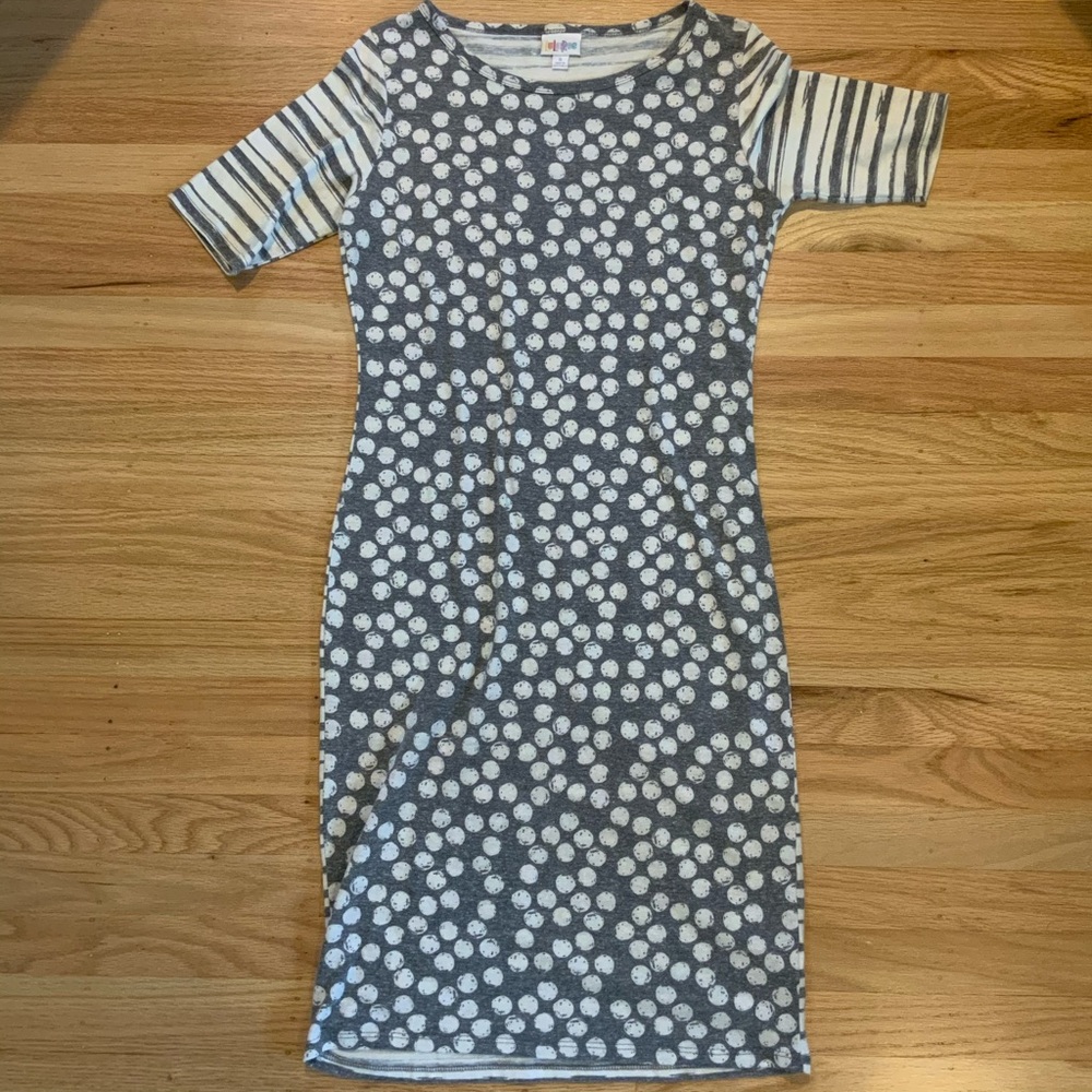 Super comfy LuLaRoe Julia dress
